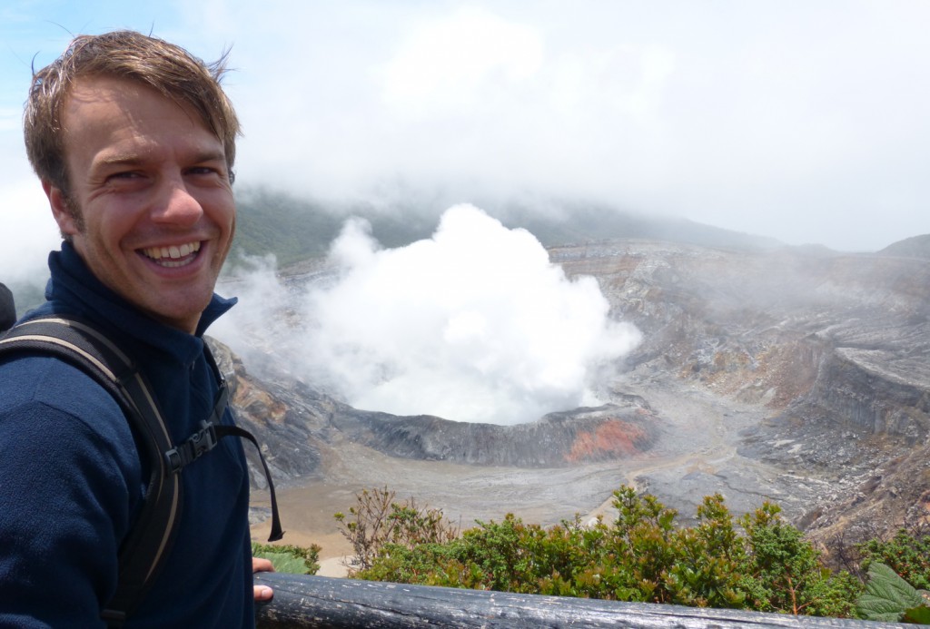 Sebastian Held vor heißen Quellen in Chile. Foto: Sebastian Held